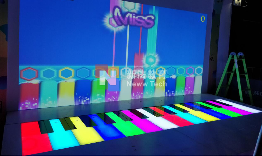 幼儿小学音乐教室，互动钢琴系统智能教学轻松学琴！